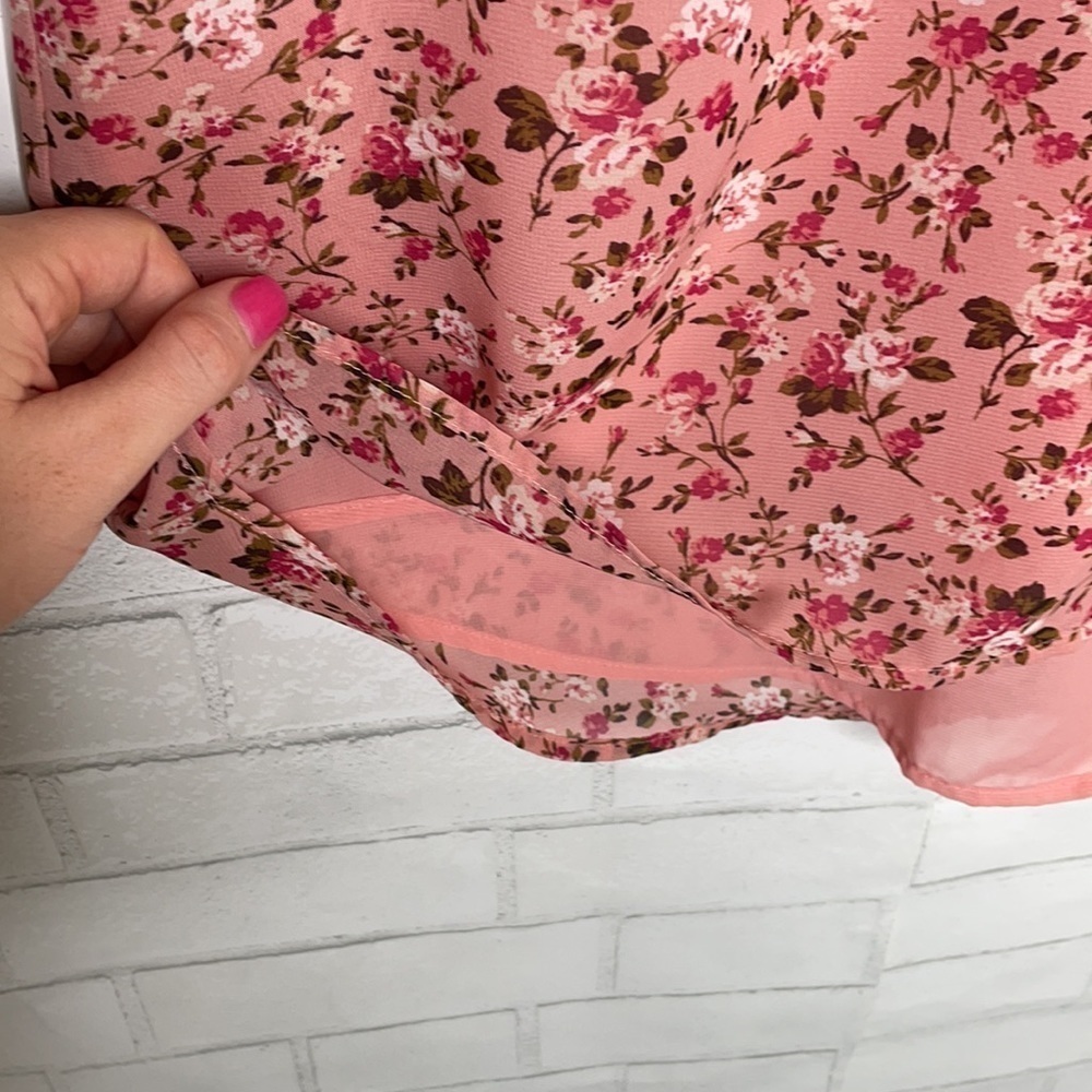 Pleione Pink Floral Scoop Neck Flutter Sleeve Blouse - Picture 8 of 12